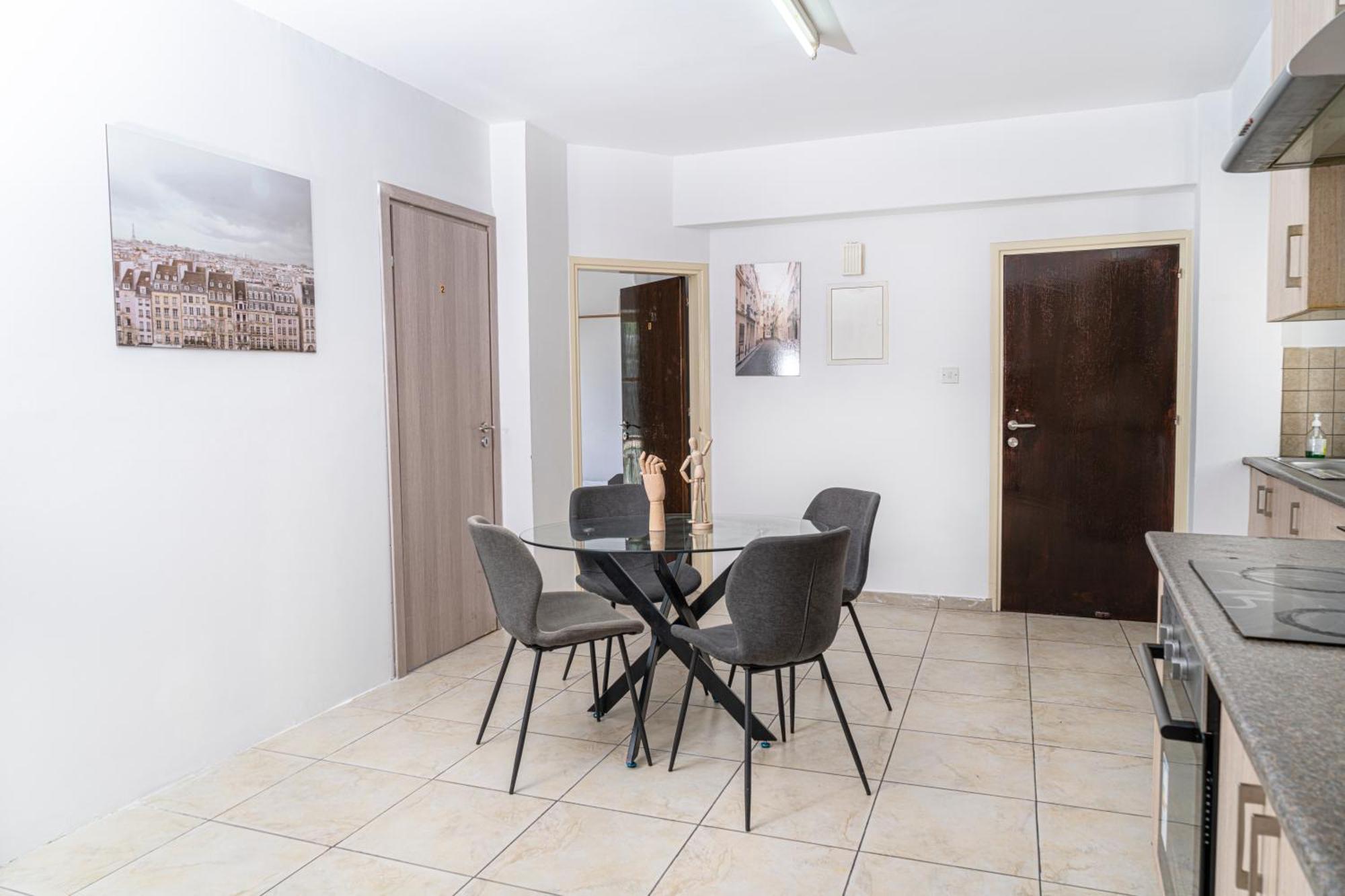 Private Room In Shared Flat Nikosia Eksteriør bilde